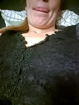 Carolinemiam online show from 10/29/25, 03:16