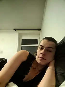 Carolinemiam online show from 11/27/25, 12:00