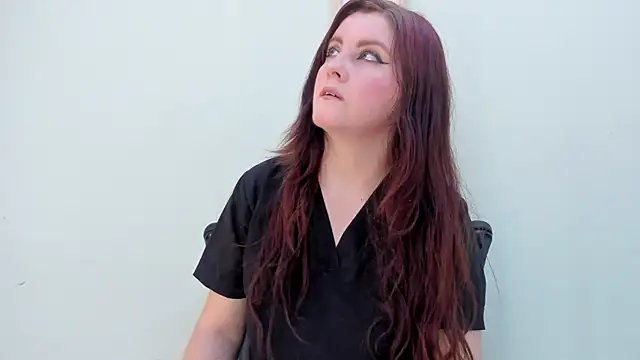 sophieturner mg online show from 06/30/26, 07:03