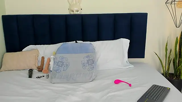 sophieturner mg online show from 01/17/26, 07:06