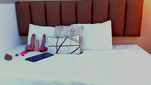 sophieturner mg online show from 01/31/26, 07:34