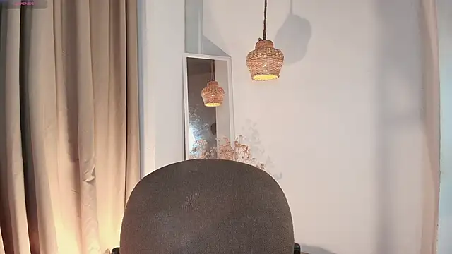 Nicolletease online show from 12/04/25, 12:26