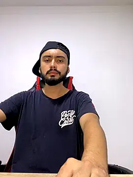 Snapshot of cristopher_wallacee chatting on 10/07/25, 10:22 cristopher wallacee online show from 10/07/25, 10:22