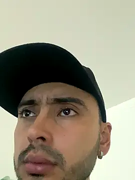 Snapshot of cristopher_wallacee chatting on 10/13/25, 08:10 cristopher wallacee online show from 10/13/25, 08:10