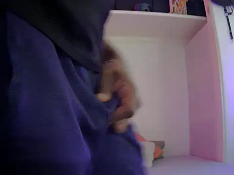 Snapshot of Romario28 chatting on 10/15/25, 08:28 Romario28 online show from 10/15/25, 08:28