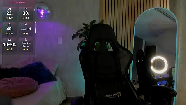 emma       online show from 10/14/25, 08:20