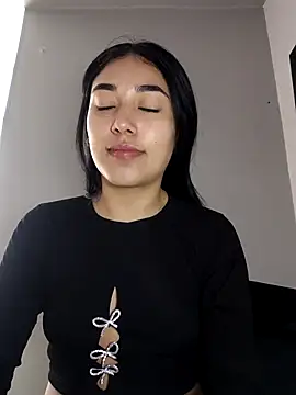 Snapshot of AmberGold- chatting on 10/26/25, 12:16 AmberGold- online show from 10/26/25, 12:16