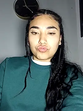 Snapshot of AmberGold- chatting on 11/24/25, 08:25 AmberGold- online show from 11/24/25, 08:25