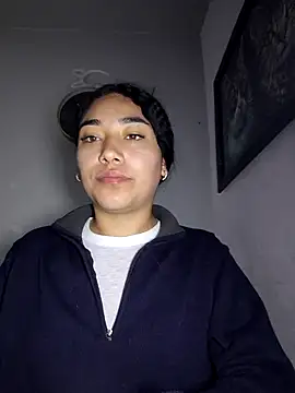 Snapshot of AmberGold- chatting on 11/05/25, 09:23 AmberGold- online show from 11/05/25, 09:23