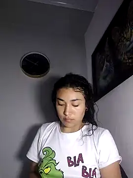 Snapshot of AmberGold- chatting on 12/16/25, 07:45 AmberGold- online show from 12/16/25, 07:45