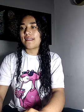 Snapshot of AmberGold- chatting on 10/20/25, 09:21 AmberGold- online show from 10/20/25, 09:21