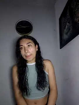 Snapshot of AmberGold- chatting on 11/06/25, 08:29 AmberGold- online show from 11/06/25, 08:29