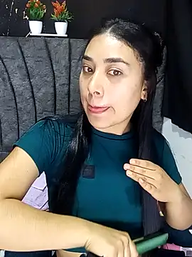 Snapshot of AmberGold- chatting on 09/23/25, 09:27 AmberGold- online show from 09/23/25, 09:27