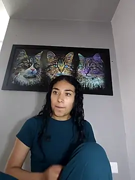 Snapshot of AmberGold- chatting on 10/04/25, 10:22 AmberGold- online show from 10/04/25, 10:22