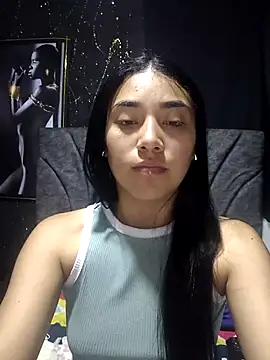 Snapshot of AmberGold- chatting on 09/17/25, 09:33 AmberGold- online show from 09/17/25, 09:33