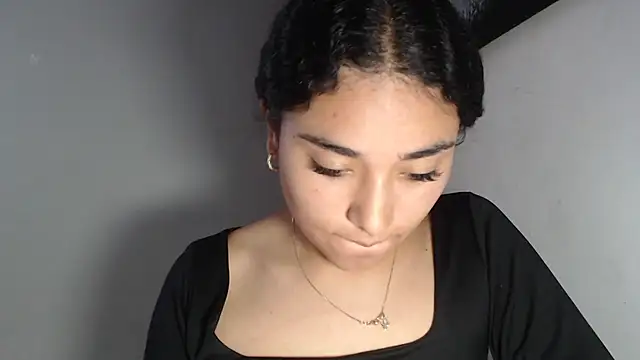 Snapshot of AmberGold- chatting on 11/12/25, 11:14 AmberGold- online show from 11/12/25, 11:14