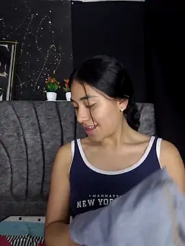 Snapshot of AmberGold- chatting on 09/21/25, 09:25 AmberGold- online show from 09/21/25, 09:25