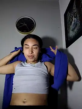 Snapshot of AmberGold- chatting on 10/25/25, 08:24 AmberGold- online show from 10/25/25, 08:24