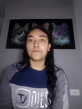 Snapshot of AmberGold- chatting on 10/08/25, 09:11 AmberGold- online show from 10/08/25, 09:11