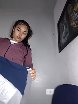 Snapshot of AmberGold- chatting on 11/20/25, 08:37 AmberGold- online show from 11/20/25, 08:37