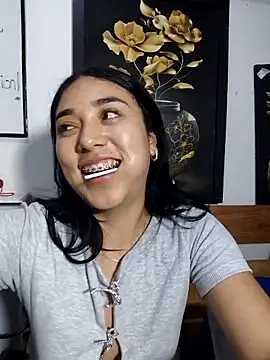 Snapshot of AmberGold- chatting on 10/27/25, 10:54 AmberGold- online show from 10/27/25, 10:54