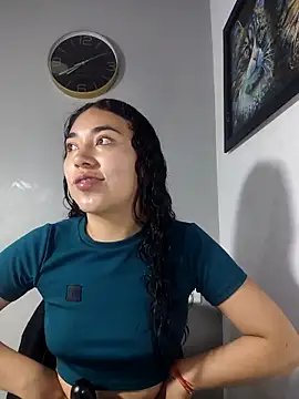 Snapshot of AmberGold- chatting on 12/18/25, 08:30 AmberGold- online show from 12/18/25, 08:30