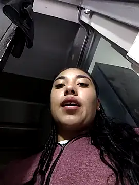 Snapshot of AmberGold- chatting on 11/30/25, 08:59 AmberGold- online show from 11/30/25, 08:59