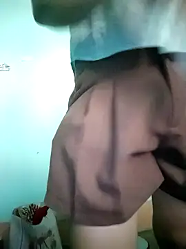 Snapshot of merylove-00 chatting on 04/13/26, 03:54 merylove-00 online show from 04/13/26, 03:54