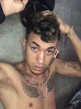 Snapshot of tattoos22 chatting on 10/27/25, 12:17 tattoos22 online show from 10/27/25, 12:17