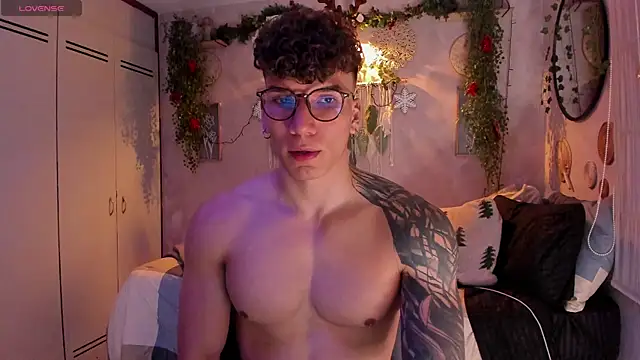 Snapshot of estebandi_do chatting on 12/23/25, 12:33 estebandi do online show from 12/23/25, 12:33