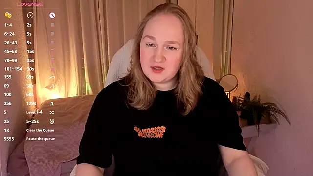 Snapshot of Kitty_Rest_ chatting on 05/28/26, 02:45 Kitty Rest online show from 05/28/26, 02:45