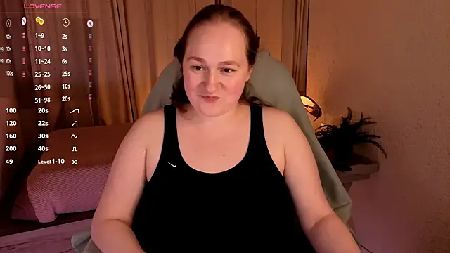 Snapshot of Kitty_Rest_ chatting on 05/19/26, 01:43 Kitty Rest online show from 05/19/26, 01:43