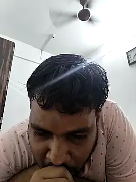 Snapshot of vinay_smalldick chatting on 06/08/26, 02:06 vinay smalldick online show from 06/08/26, 02:06