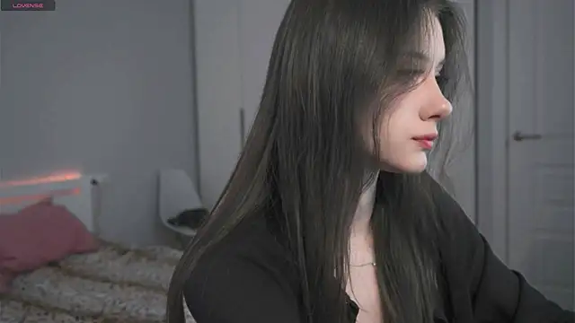 Snapshot of dialae chatting on 03/24/26, 11:43 dialae online show from 03/24/26, 11:43