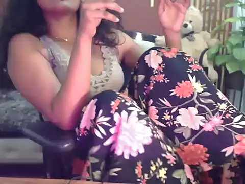 shaalu sharma online show from 12/16/25, 11:36