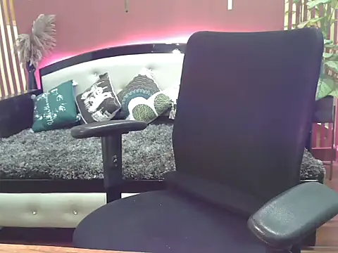 shaalu sharma online show from 11/01/25, 08:08