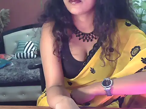 shaalu sharma online show from 11/28/25, 06:08