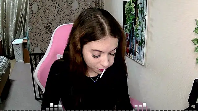 mona fly online show from 09/26/25, 04:03