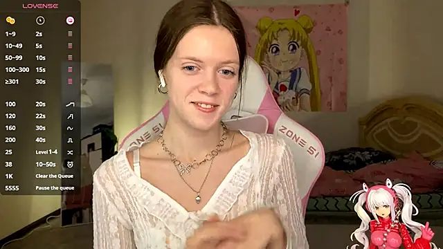 VibeQueenLucy online show from 11/04/25, 12:20