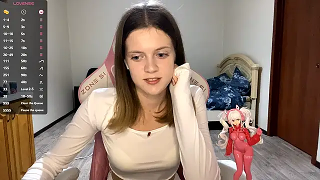VibeQueenLucy online show from 09/20/25, 04:12