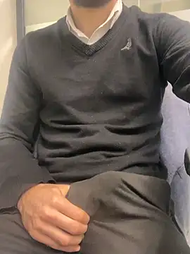 Snapshot of speddy34 chatting on 12/15/25, 06:52 speddy34 online show from 12/15/25, 06:52