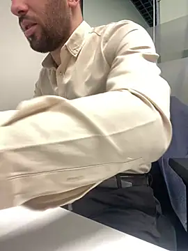 Snapshot of speddy34 chatting on 04/01/26, 06:37 speddy34 online show from 04/01/26, 06:37