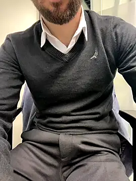 Snapshot of speddy34 chatting on 12/17/25, 06:29 speddy34 online show from 12/17/25, 06:29