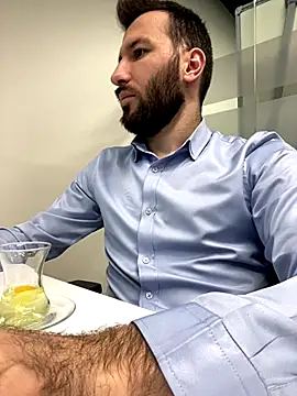 Snapshot of speddy34 chatting on 12/01/25, 06:58 speddy34 online show from 12/01/25, 06:58