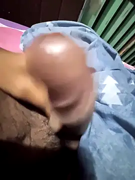 CVictorL10 online show from 10/23/25, 05:06