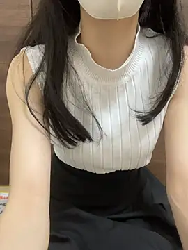 Snapshot of yayoi_jp chatting on 06/27/26, 03:51 yayoi jp online show from 06/27/26, 03:51