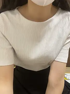 Snapshot of yayoi_jp chatting on 06/14/26, 03:57 yayoi jp online show from 06/14/26, 03:57