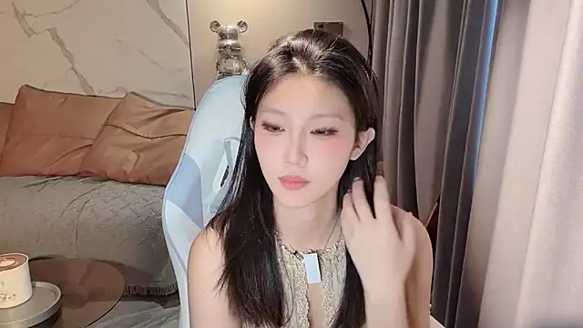 Snapshot of Lixinel-520 chatting on 11/04/25, 02:04 Lixinel-520 online show from 11/04/25, 02:04