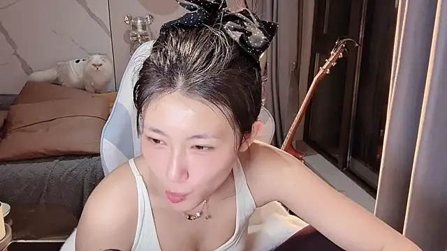 Lixinel-520 online show from 12/16/25, 01:48