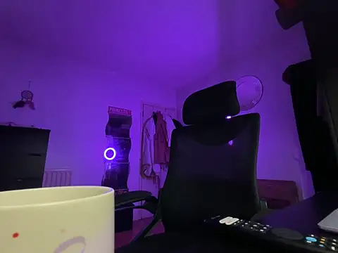 Snapshot of Prill940 chatting on 02/05/26, 06:37 Prill940 online show from 02/05/26, 06:37